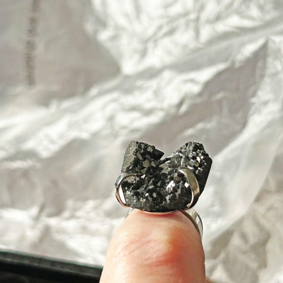 GEODE RING, GENUINE BLACK AGATE, REAL GEM CHUNK REALLY SPARKLES, WITH SILVER-TON - Picture 3 of 4